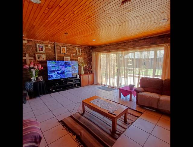 6 BEDROOM HOUSE FOR SALE IN MEYERTON SOUTH